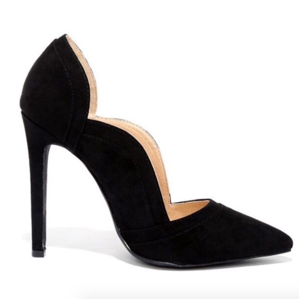 Cherie Amour Black Suede Heels